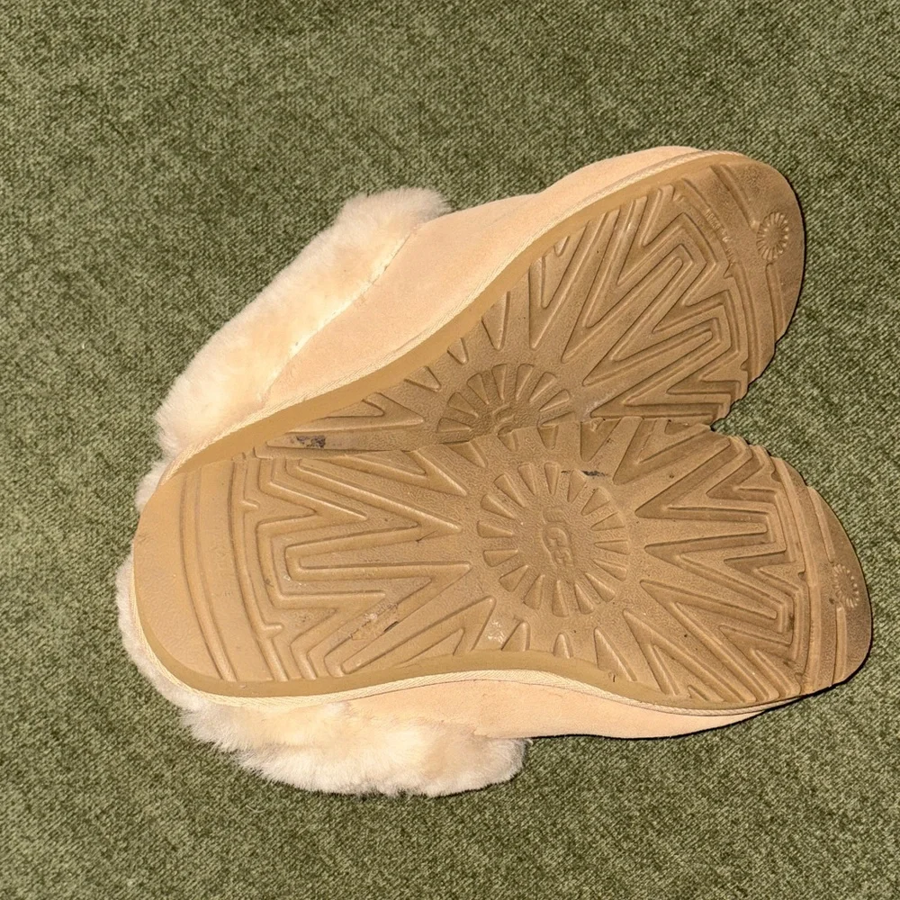 UGG Beige Slippers with Plush Lining - Picture 4 of 13